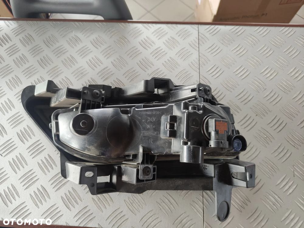 Nissan Micra K14 halogen prawy - 2