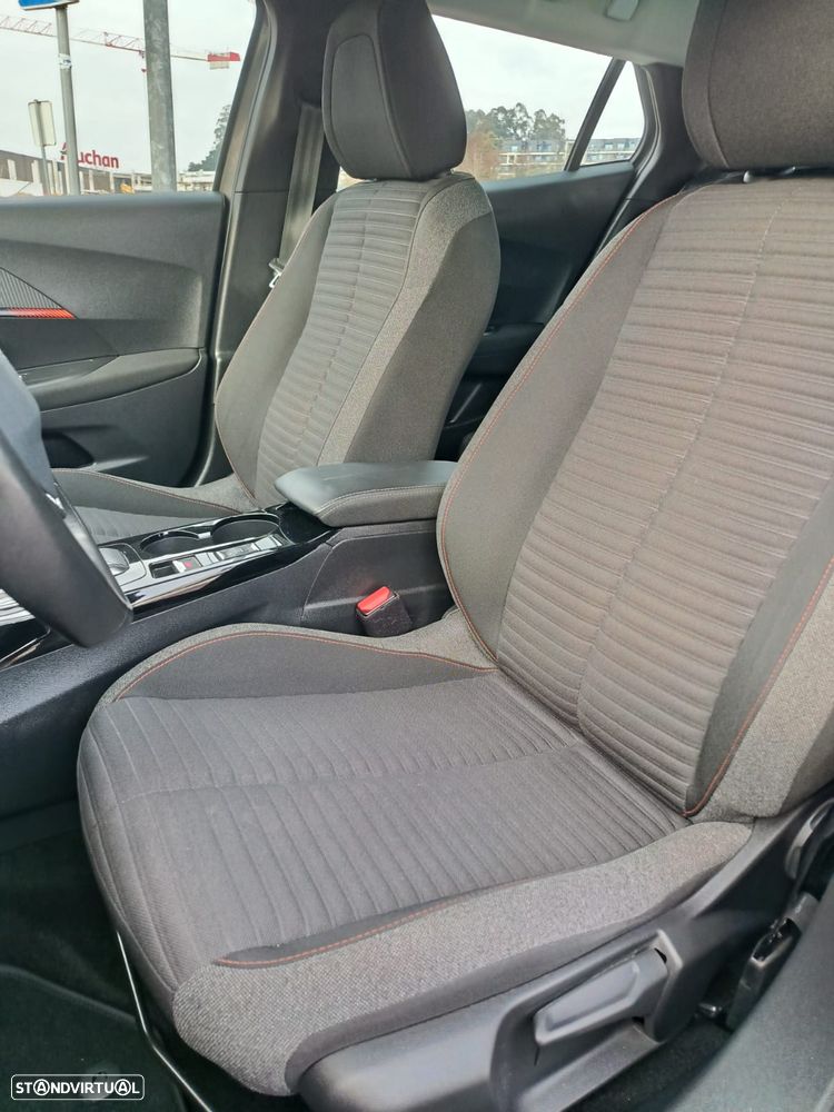 Peugeot 2008 1.2 PureTech Allure EAT6 - 12