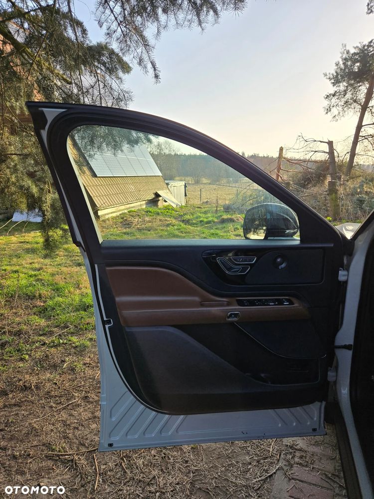 Lincoln Aviator - 13