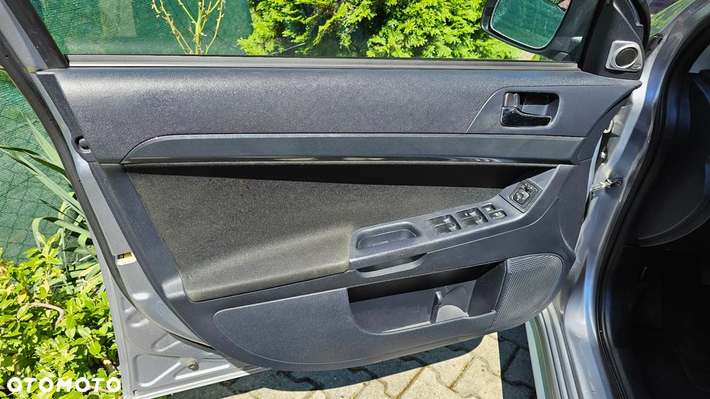 Mitsubishi Lancer 1.8 Intense - 3