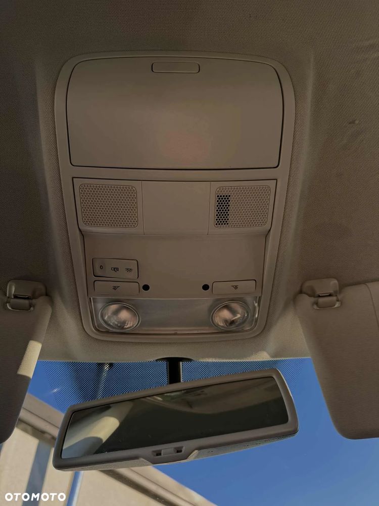 Volkswagen Tiguan - 24