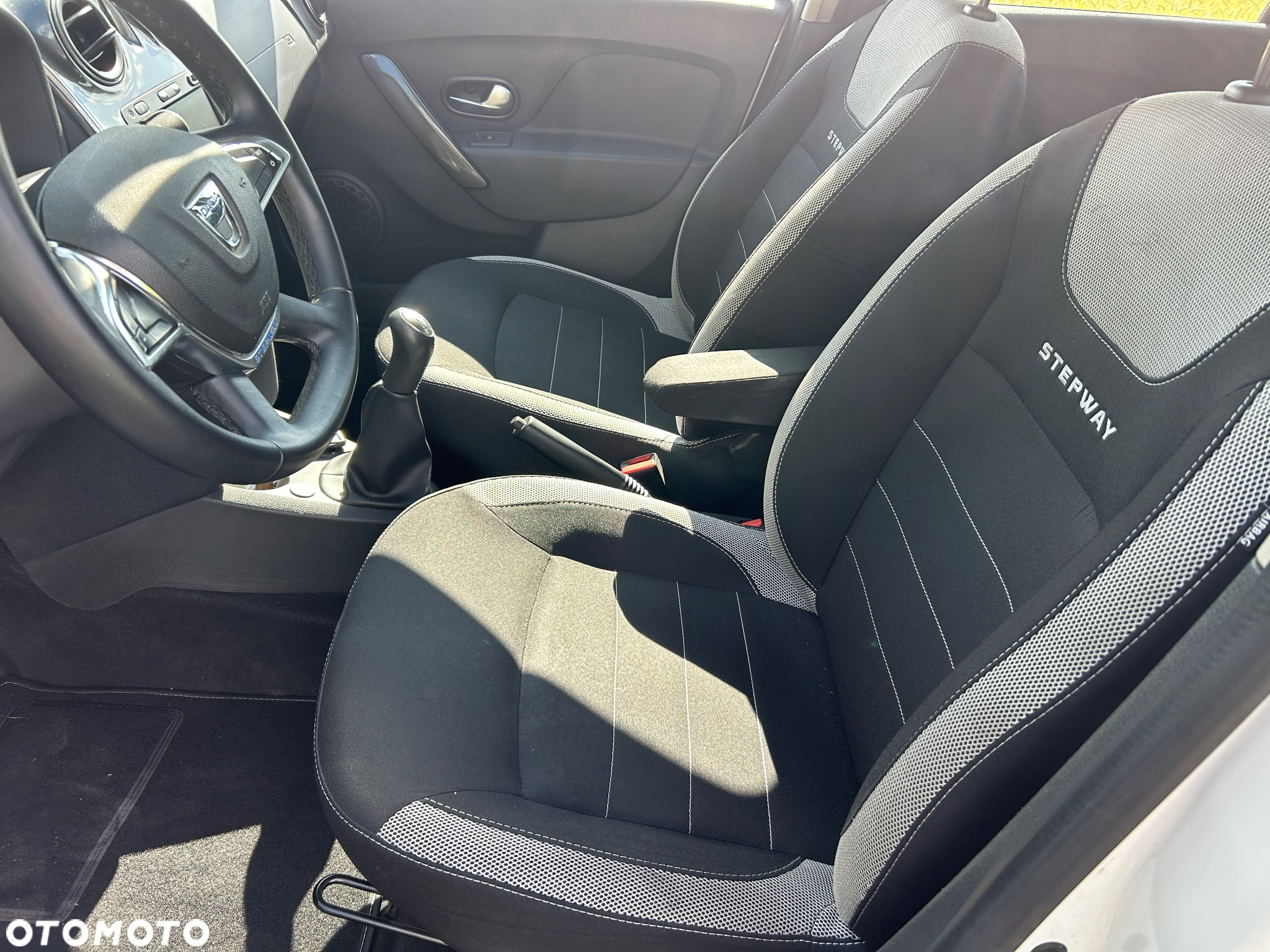 Dacia Logan MCV TCe 100 Stepway - 9
