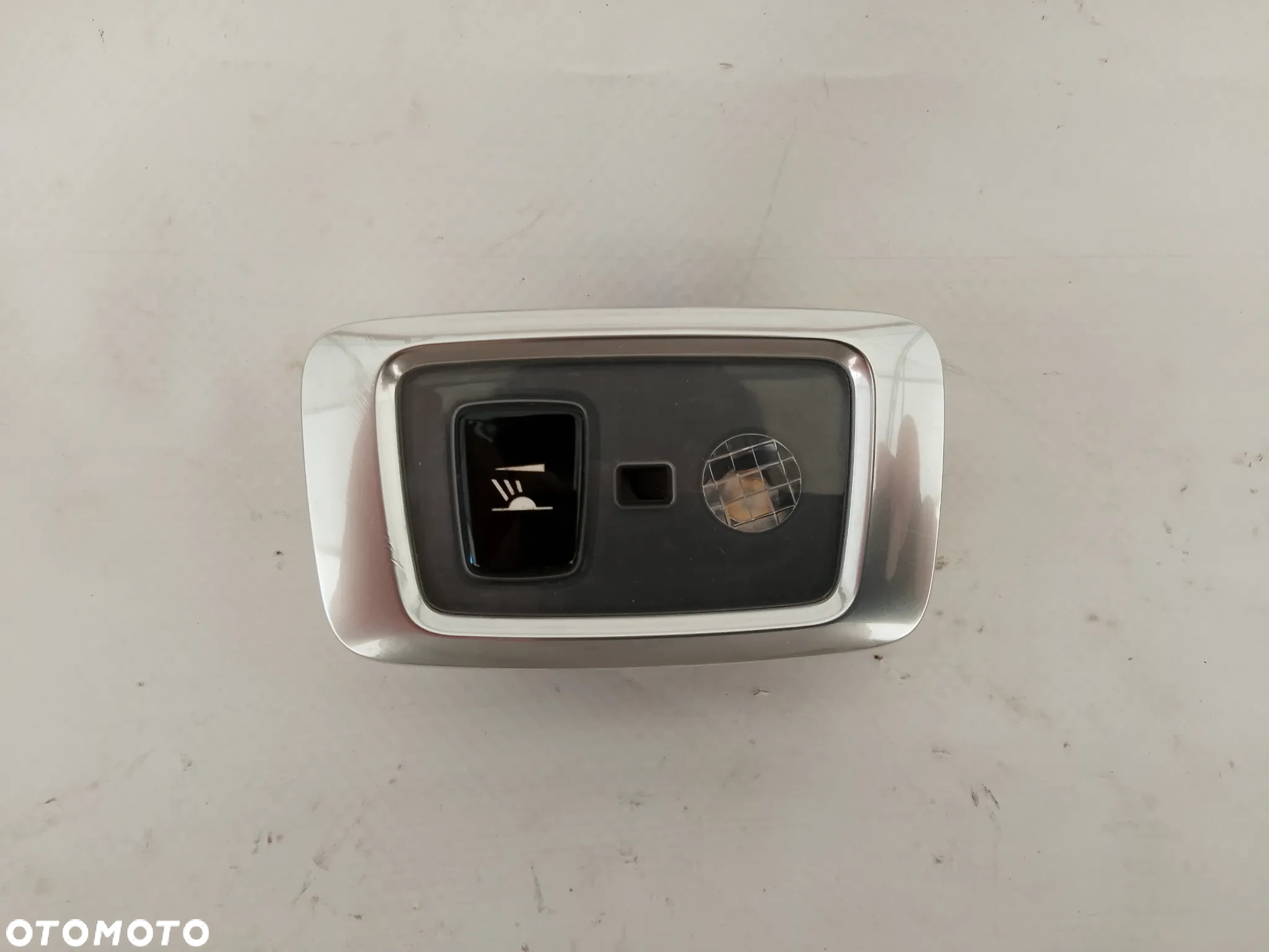 Lampka podsufitki sufitu lewa Volvo XC90 II 31425811 - 2