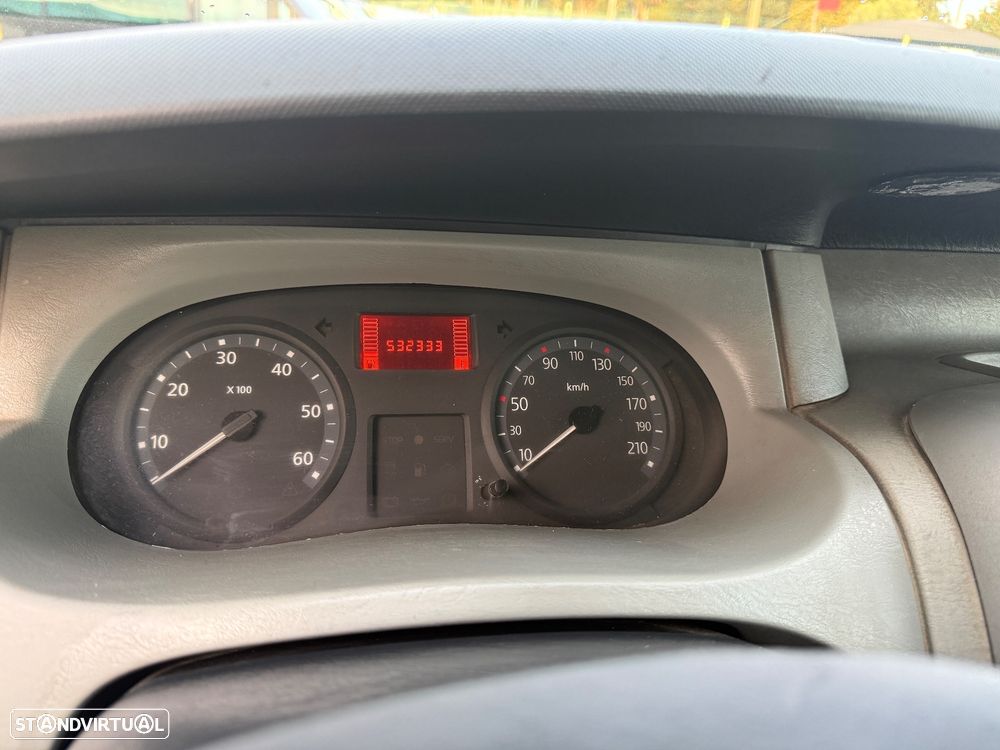 Renault Trafic 2.0 dCi 115 - 12