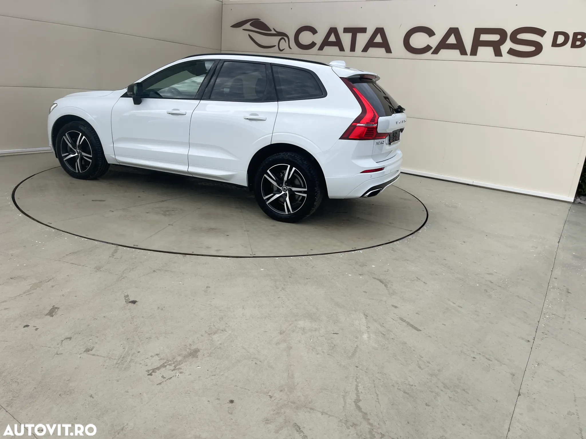 Volvo XC 60 B4 MHEV R-Design - 8