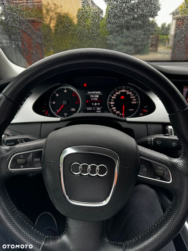 Audi A4 Limousine - 14