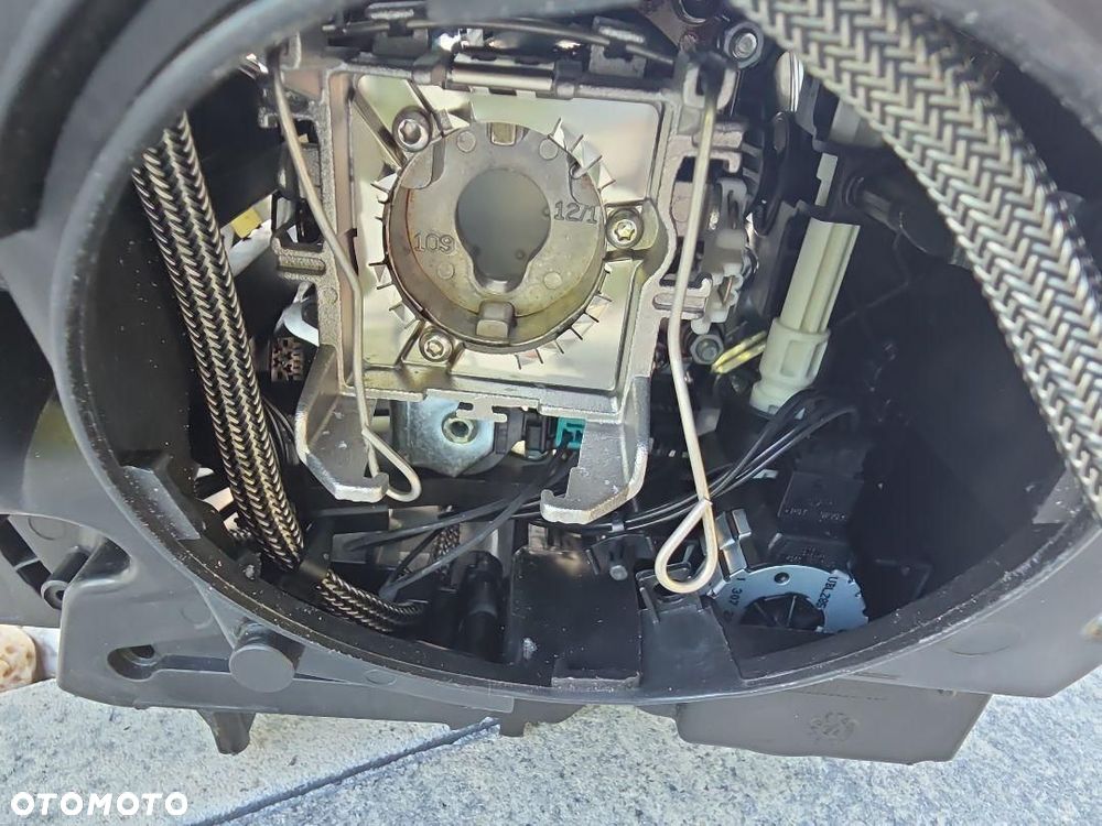MERCEDES C KLASA 204 Lampa lewa przód Bi-Xenon Dynamic Led A2048208961 - 9