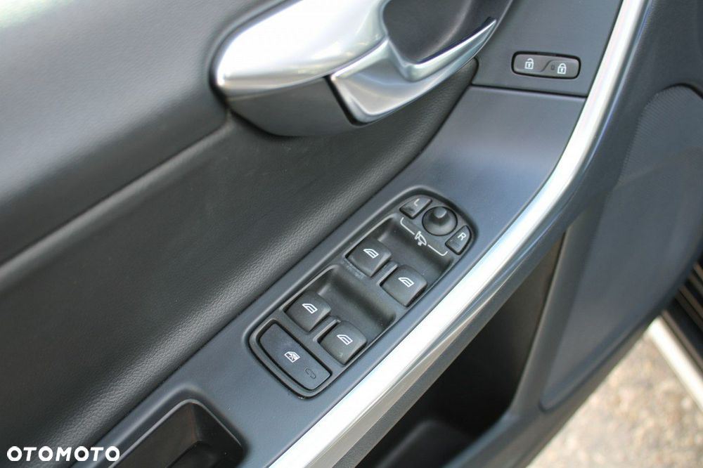 Volvo V60 Cross Country D4 Drive-E Momentum - 22