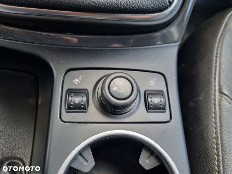 Ford Kuga 1.6 EcoBoost 2x4 Titanium - 17