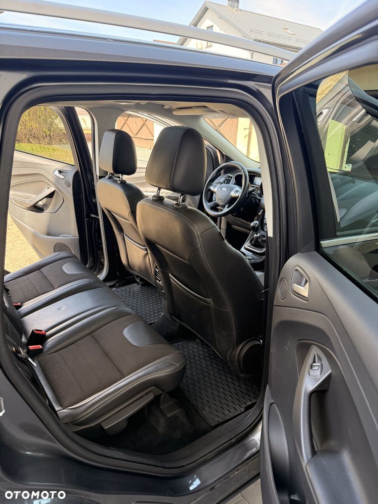 Ford Kuga 2.0 TDCi FWD Titanium - 11