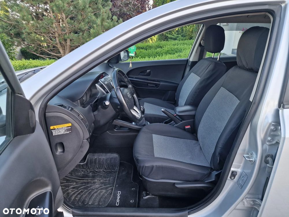 Kia Ceed 1.4 CVVT Spirit - 16