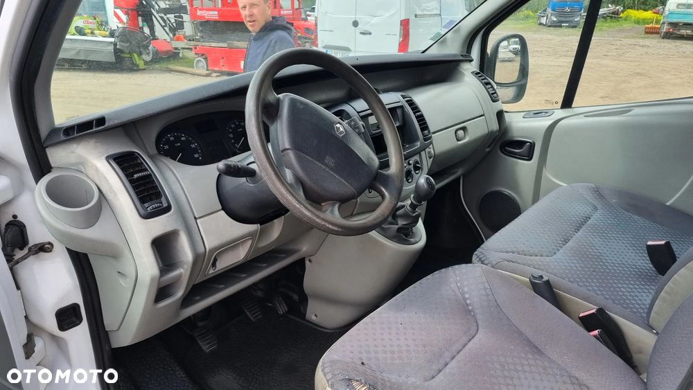 Renault Trafic - 22