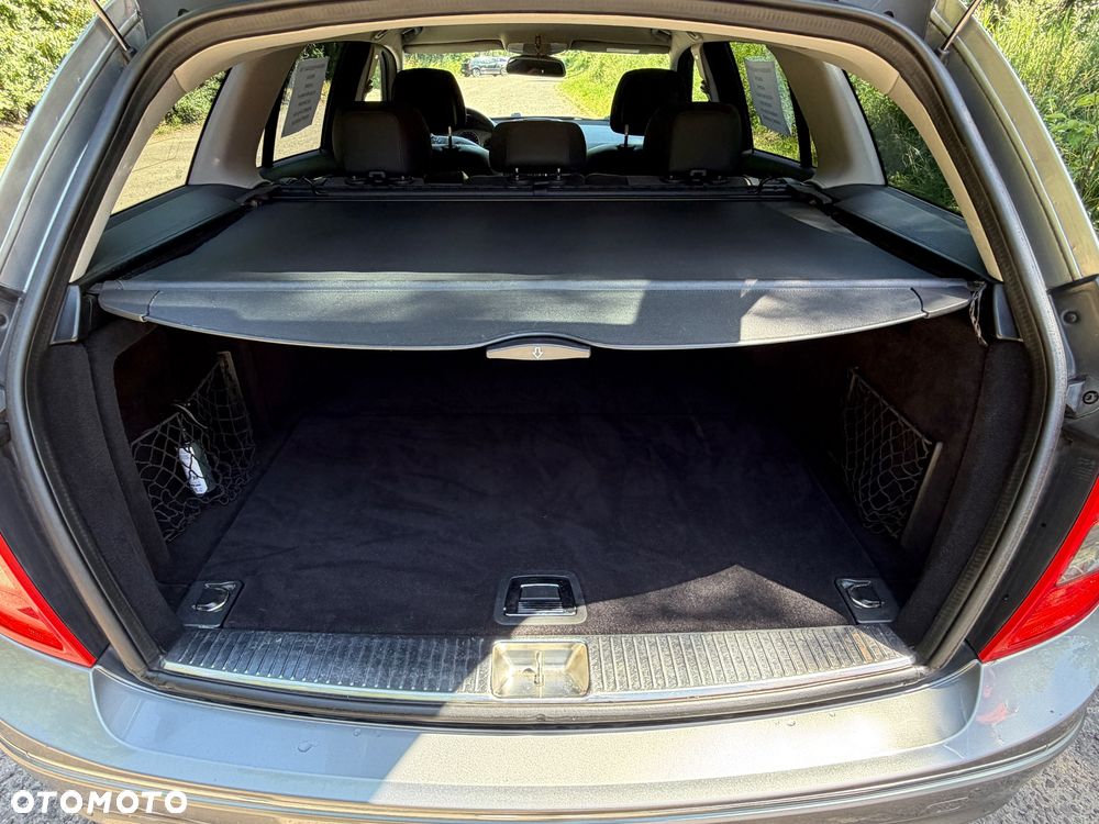 Mercedes-Benz Klasa C 180 Kompressor Automatik BlueEFFICIENCY Elegance - 12