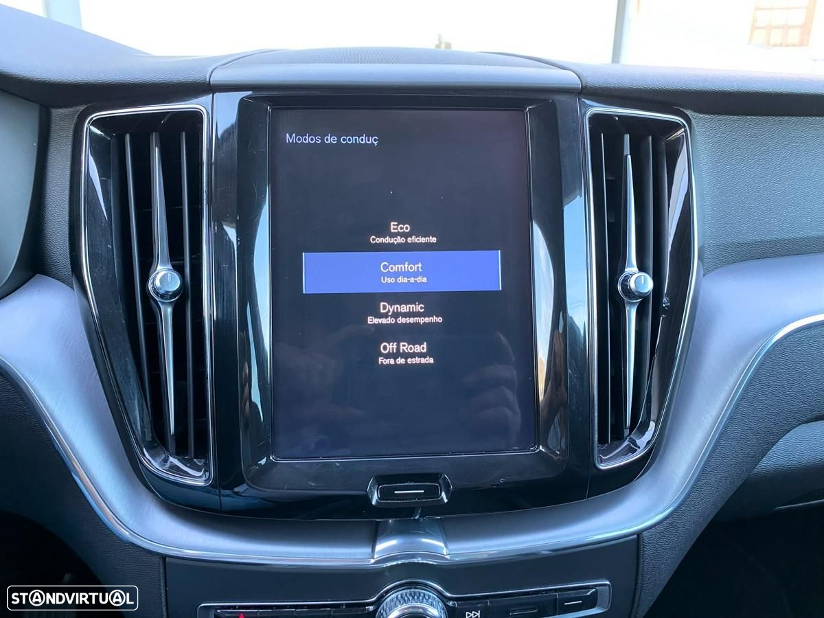 Volvo XC 60 2.0 D4 Momentum Plus - 27