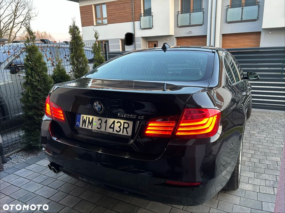 BMW Seria 5 525d xDrive - 4