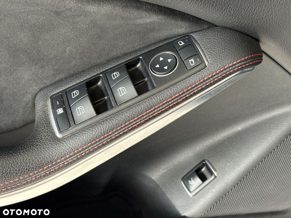 Mercedes-Benz CLA 180 AMG Line - 31