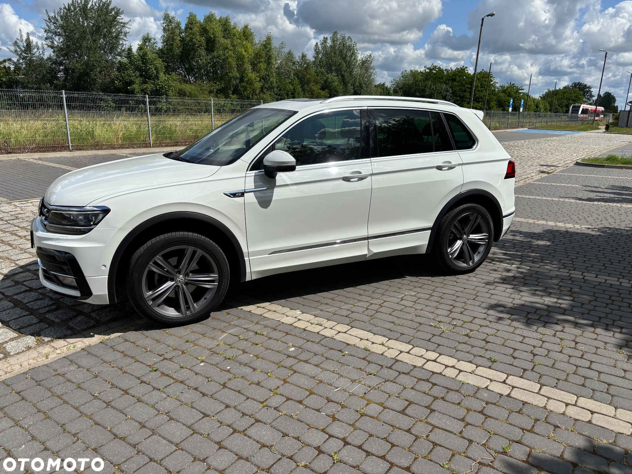 Volkswagen Tiguan 2.0 TDI SCR 4Mot R-Line DSG - 2
