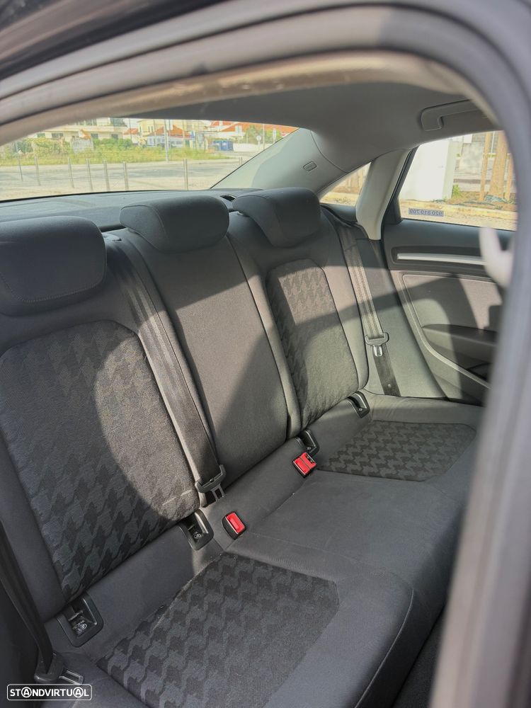 Audi A3 Limousine 1.6 TDI Attraction S tronic - 11