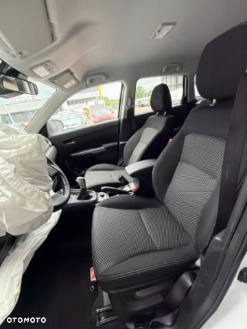 Suzuki Vitara 1.5 Strong Hybrid Elegance Sun 4WD AGS - 11