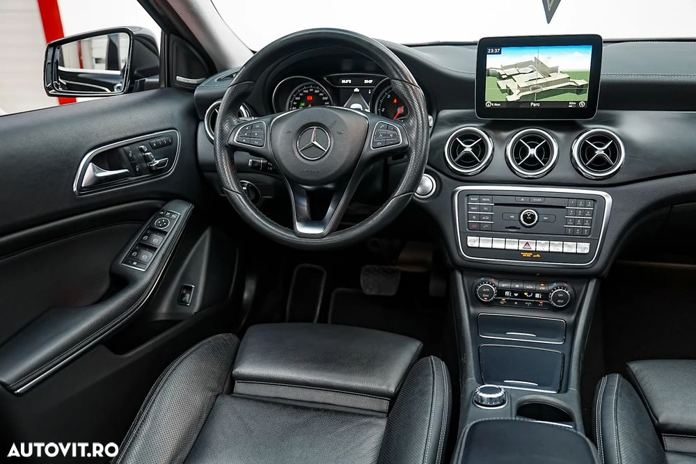Mercedes-Benz GLA 220 d 4MATIC 7G-DCT - 20