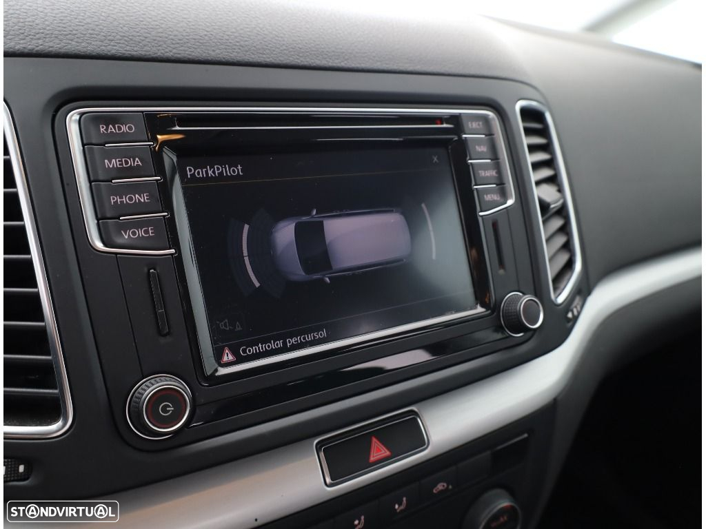 VW Sharan 2.0 TDI Blue Confortline - 32