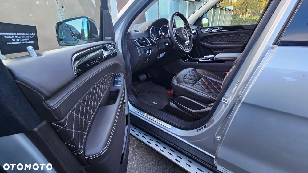 Mercedes-Benz GLS - 26