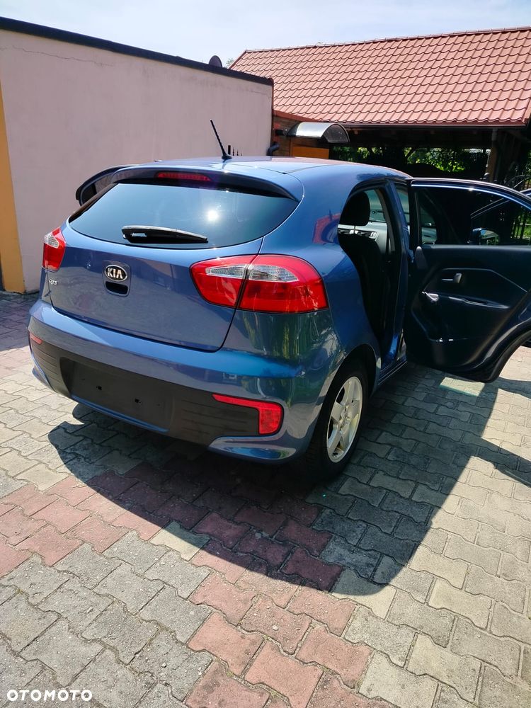 Kia Rio - 4