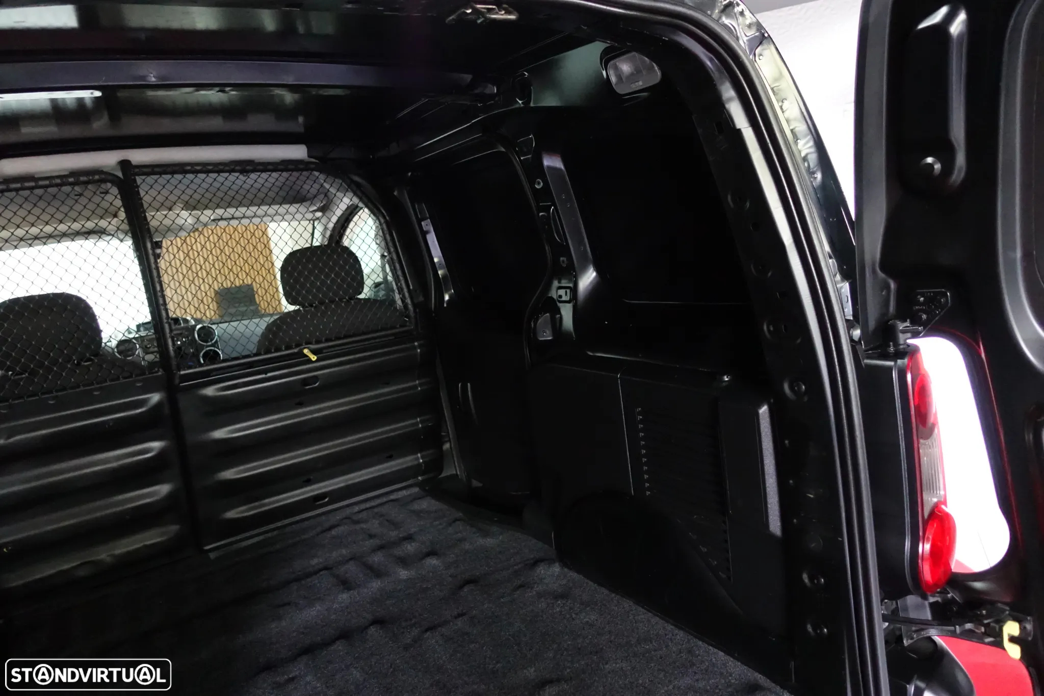Peugeot BERLINGO IGUAL A NOVA - 40