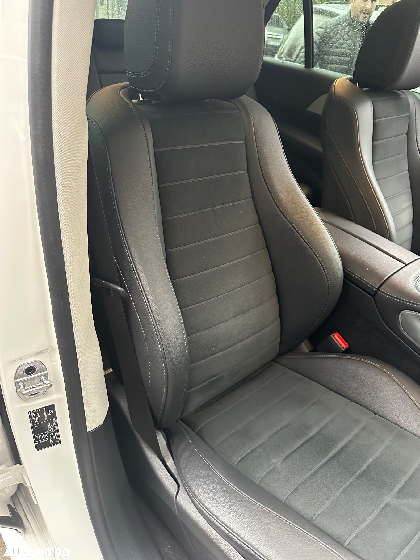 Mercedes-Benz GLE 300 d 4Matic 9G-TRONIC AMG Line - 10