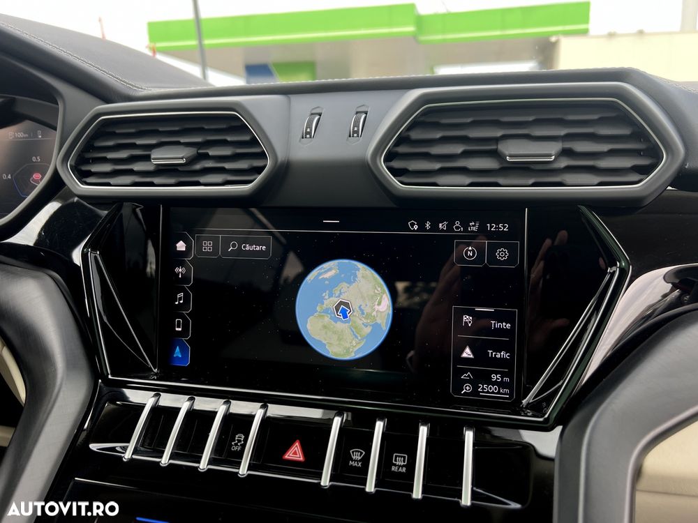 Lamborghini URUS - 13