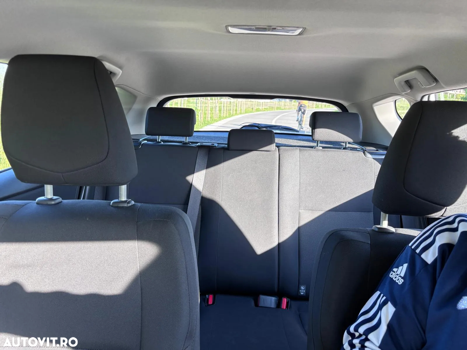 Toyota Auris 1.8 L VVT-i Hybrid Sol - 13