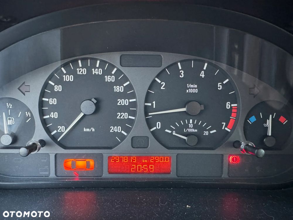 BMW Seria 3 - 16