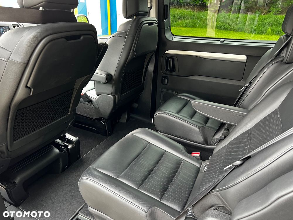 Peugeot Traveller - 8