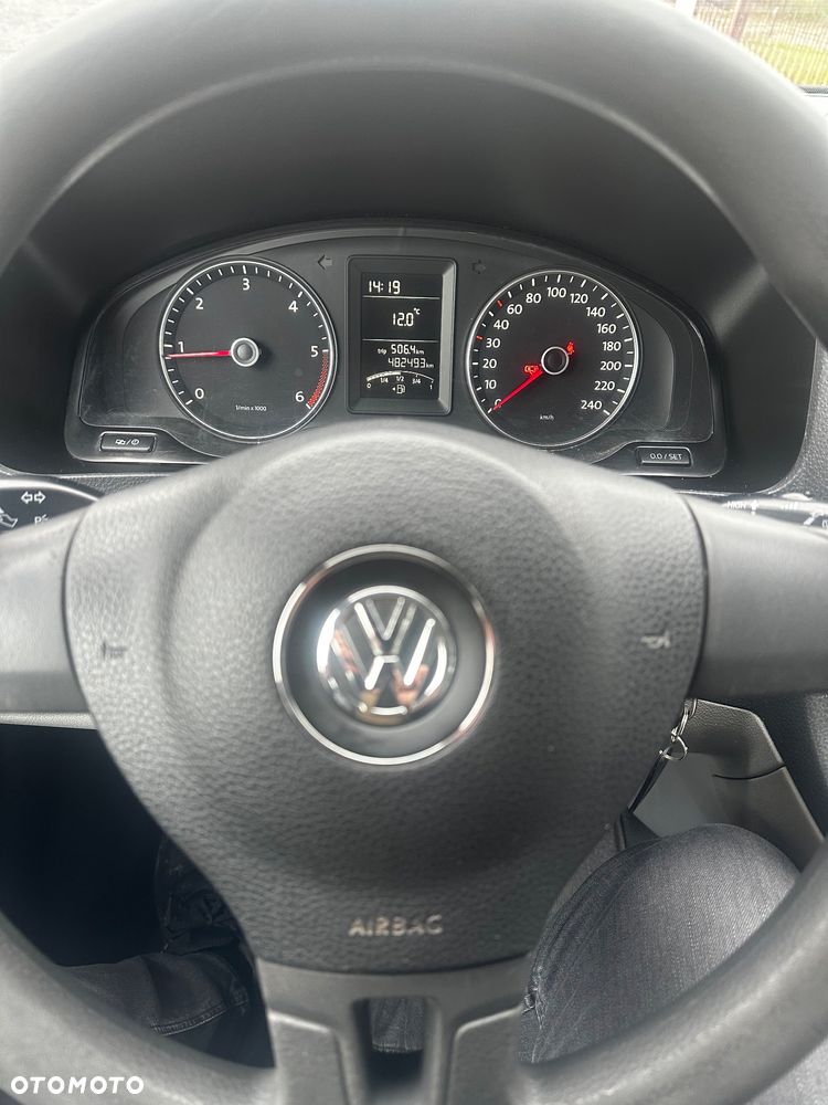 Volkswagen Caravelle - 9