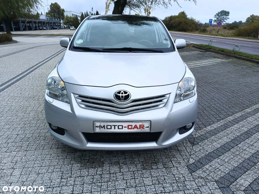 Toyota Verso 1.8 Premium 7os - 8