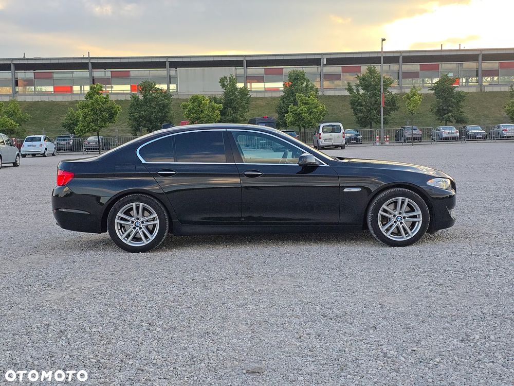 BMW Seria 5 525d xDrive Sport-Aut - 7