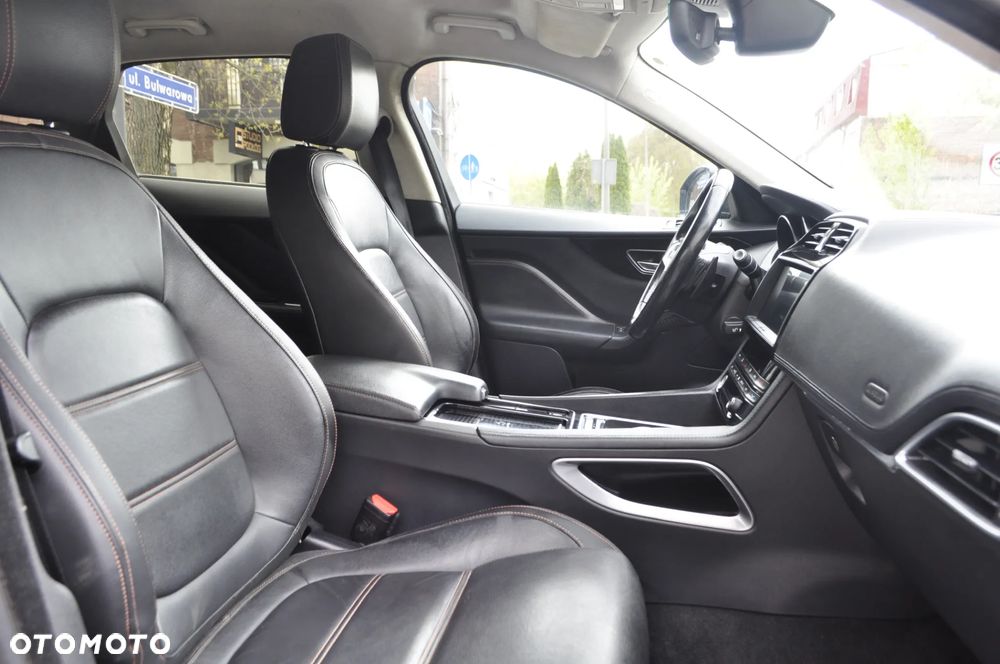 Jaguar F-Pace 2.0 i4D AWD Pure - 5
