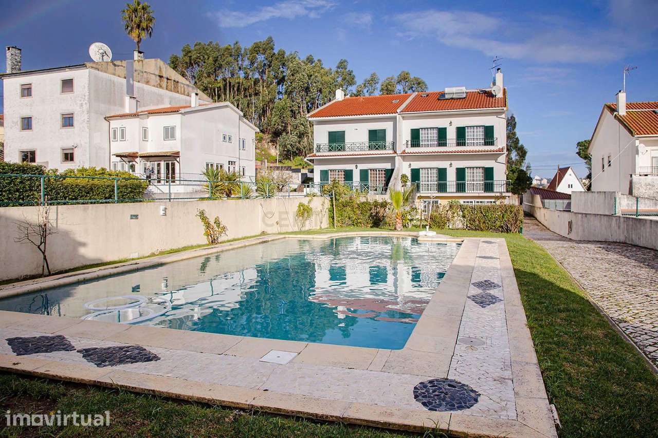 Moradia T5 com Piscina Privada e Jardim | Lote de 830m² entre Lisboa e - Grande imagem: 3/51