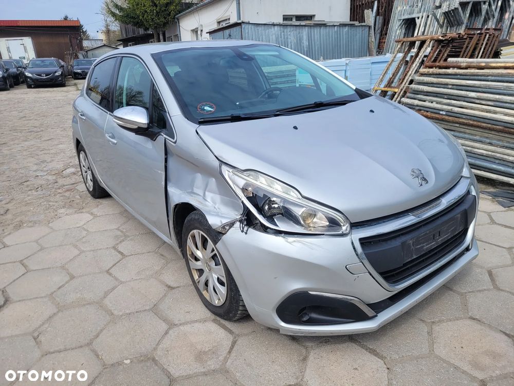 Peugeot 208 - 3