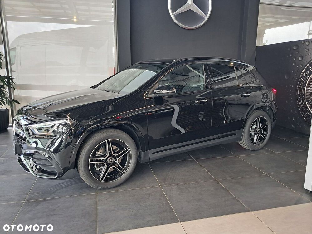 Mercedes-Benz GLA - 12