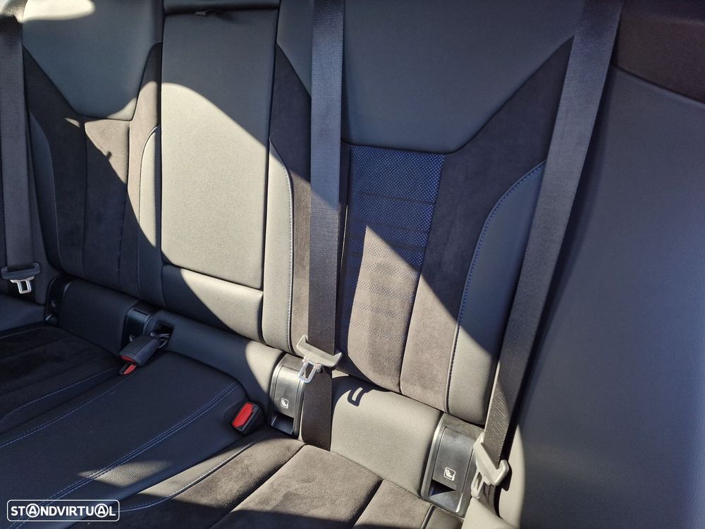BMW i4 eDrive35 Desportiva M - 17