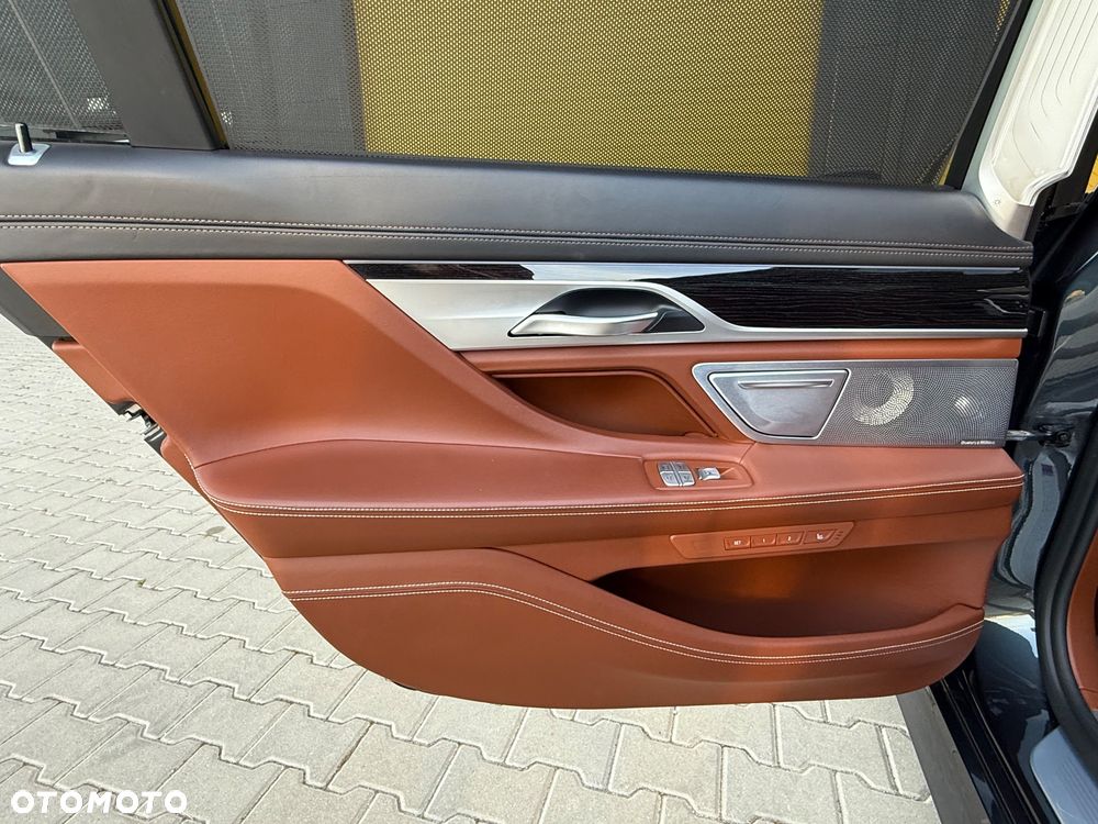 BMW Seria 7 750Ld xDrive - 16