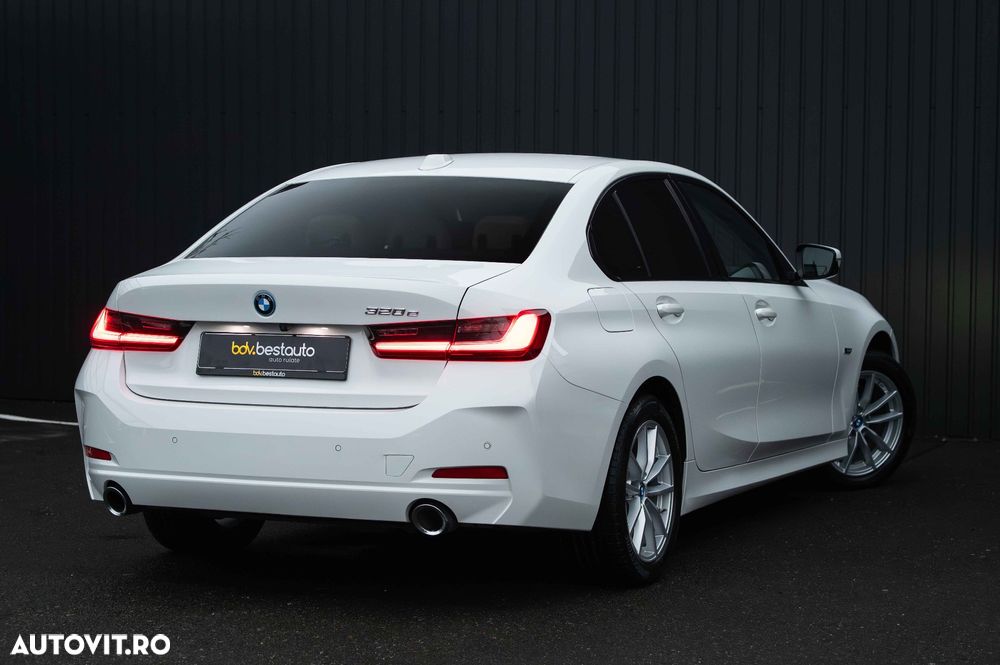 BMW Seria 3 320e Aut. - 6