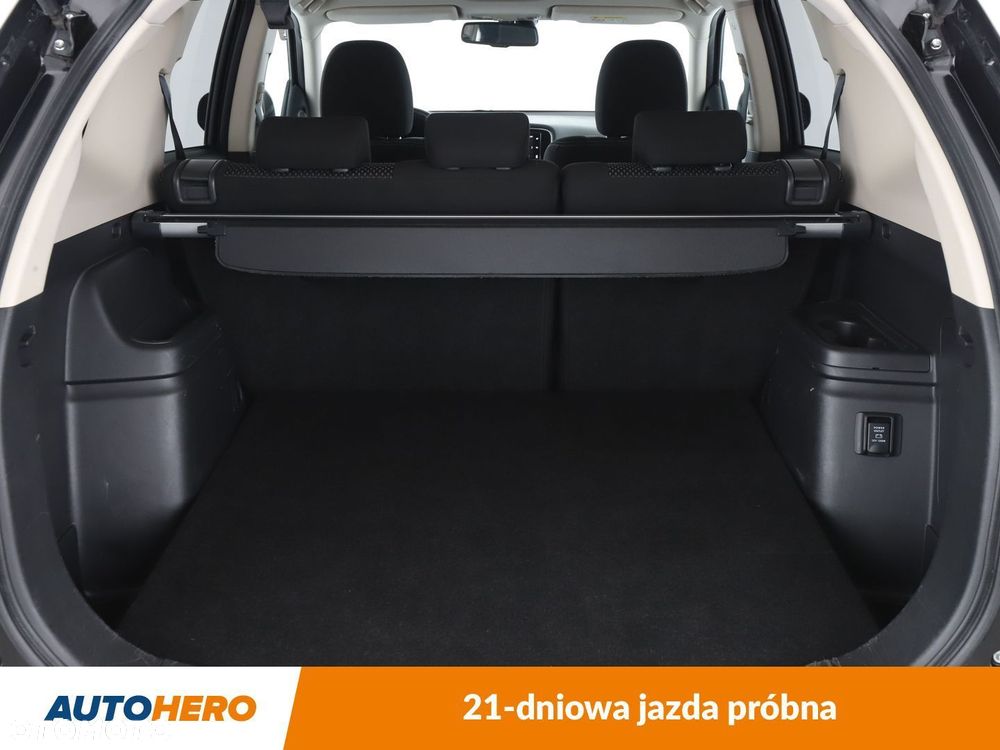 Mitsubishi Outlander - 18