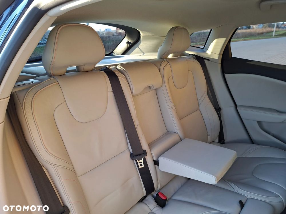 Volvo V40 Cross Country D3 Geartronic Ocean Race - 25