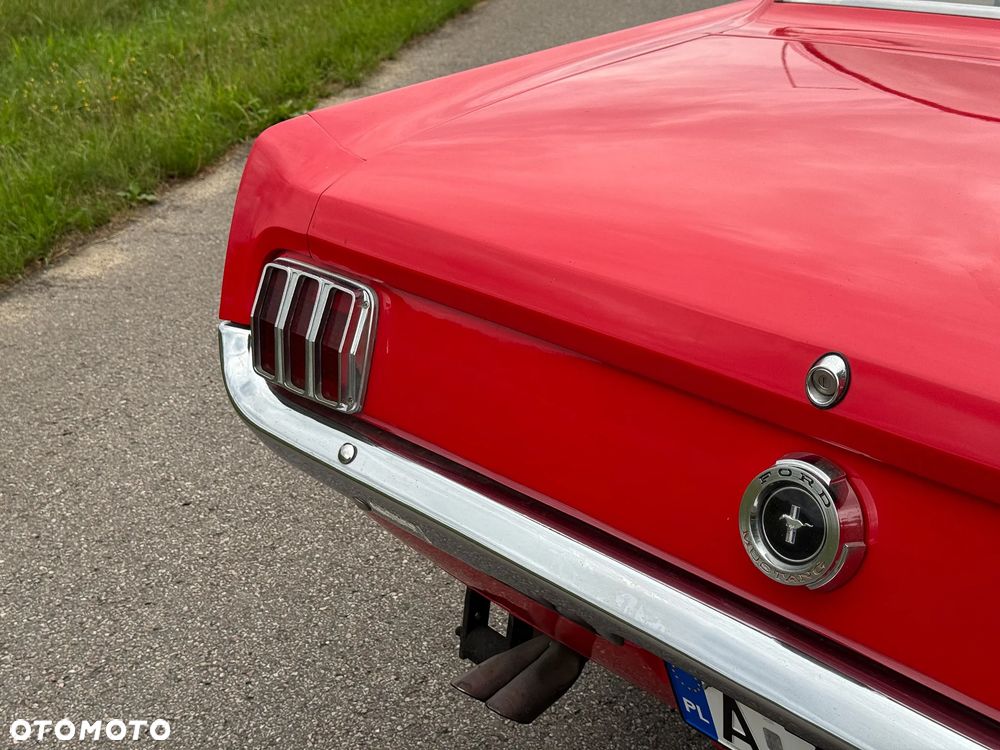 Ford Mustang - 8