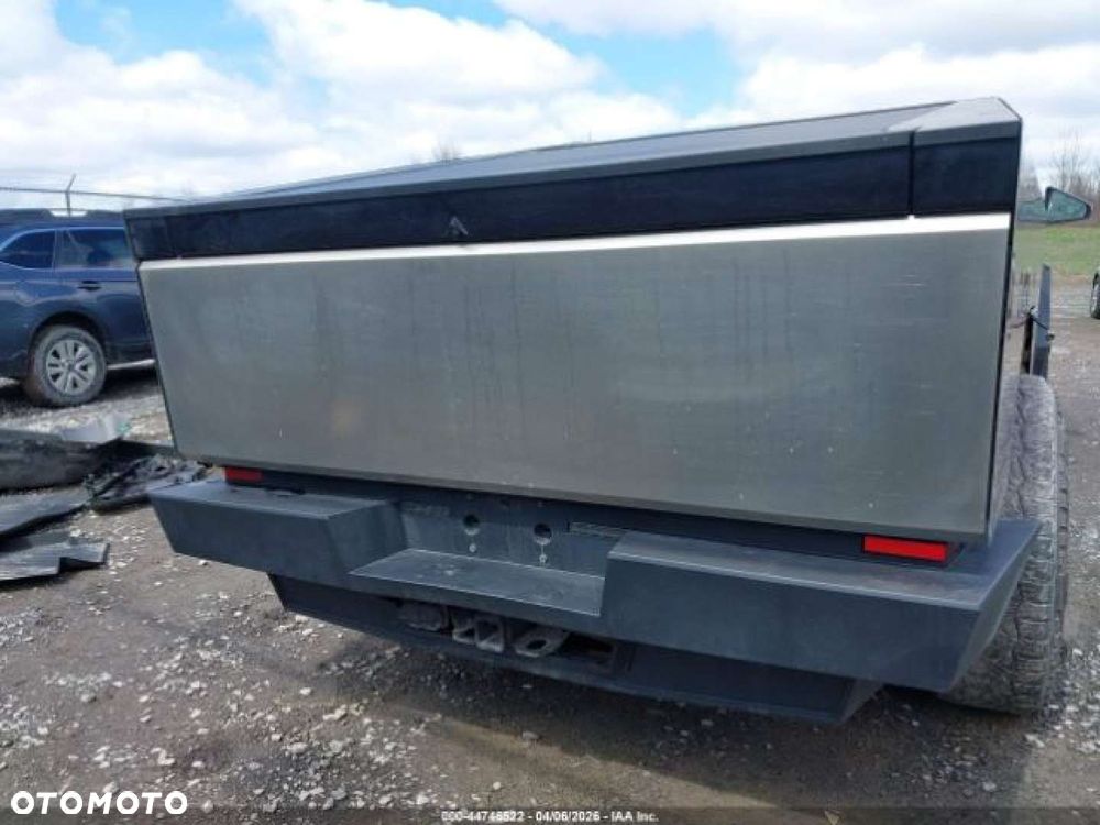 Tesla Cybertruck - 4