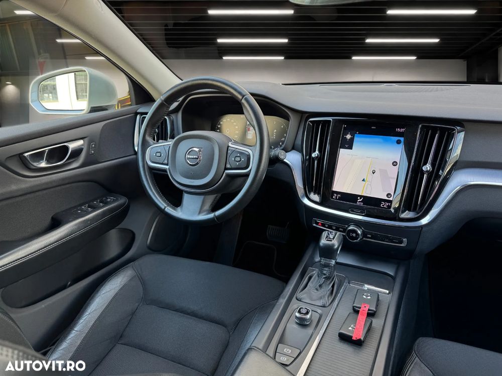 Volvo V60 D4 Momentum Pro - 27