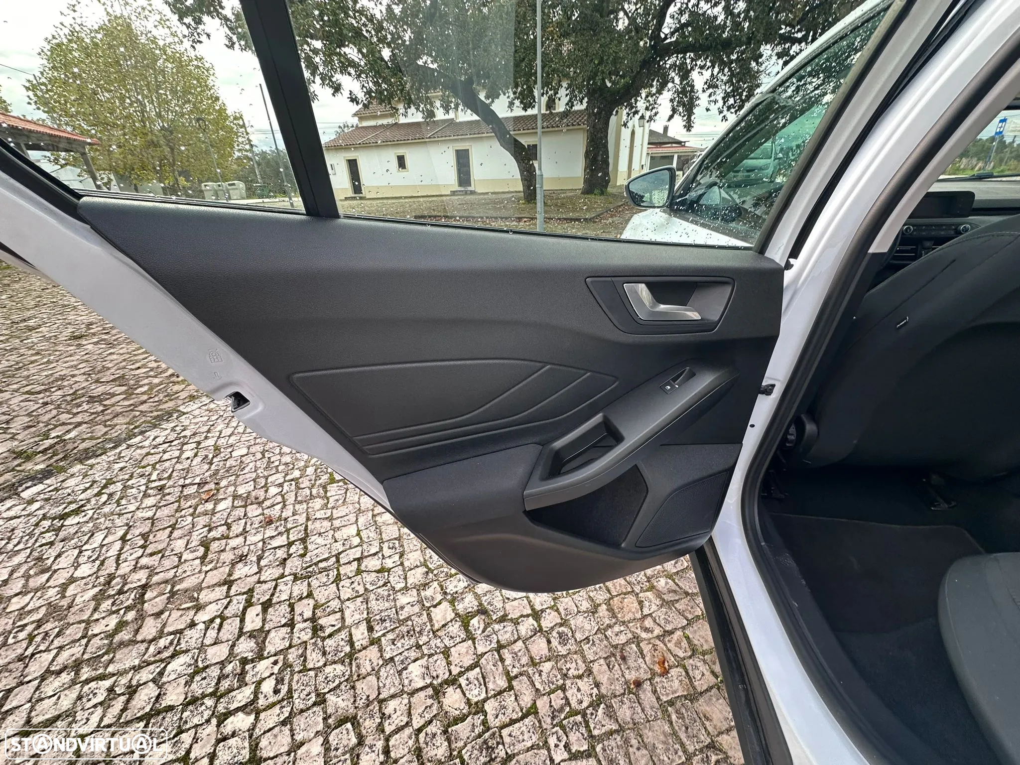 Ford Focus 1.5 EcoBlue S&S ACTIVE STYLE - 4