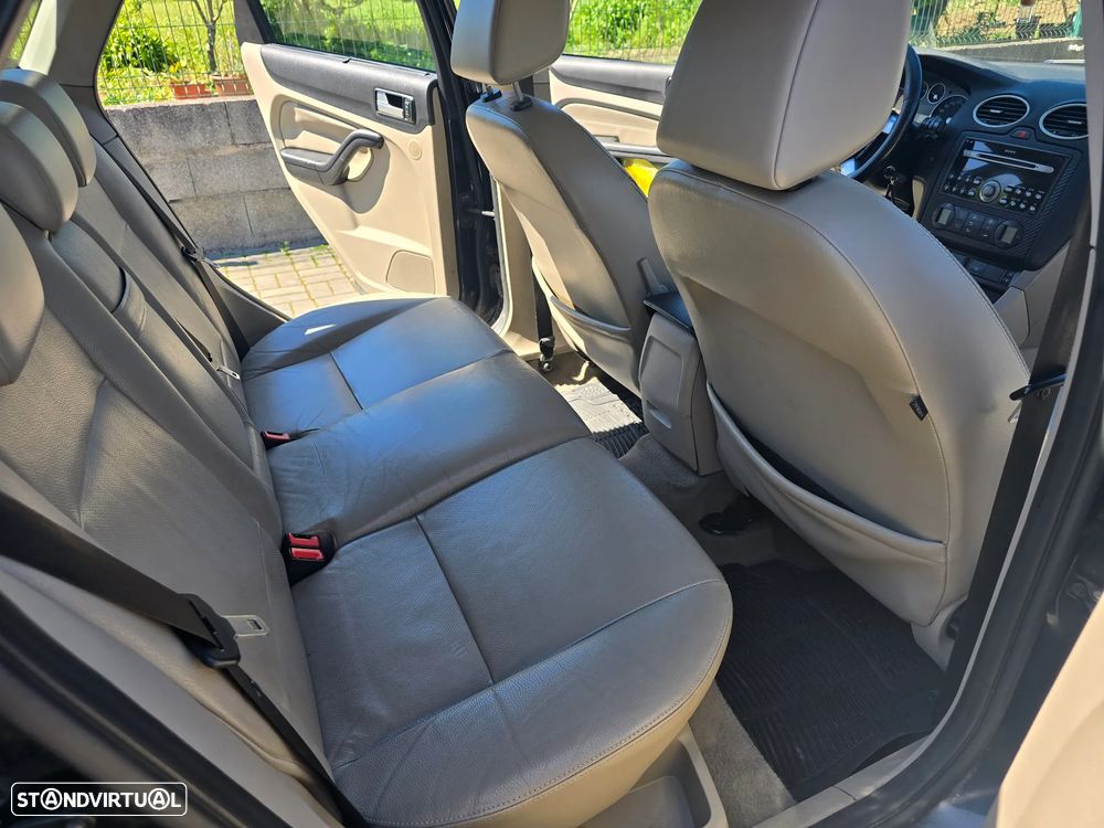Ford Focus 1.6 TDCi Ghia - 12